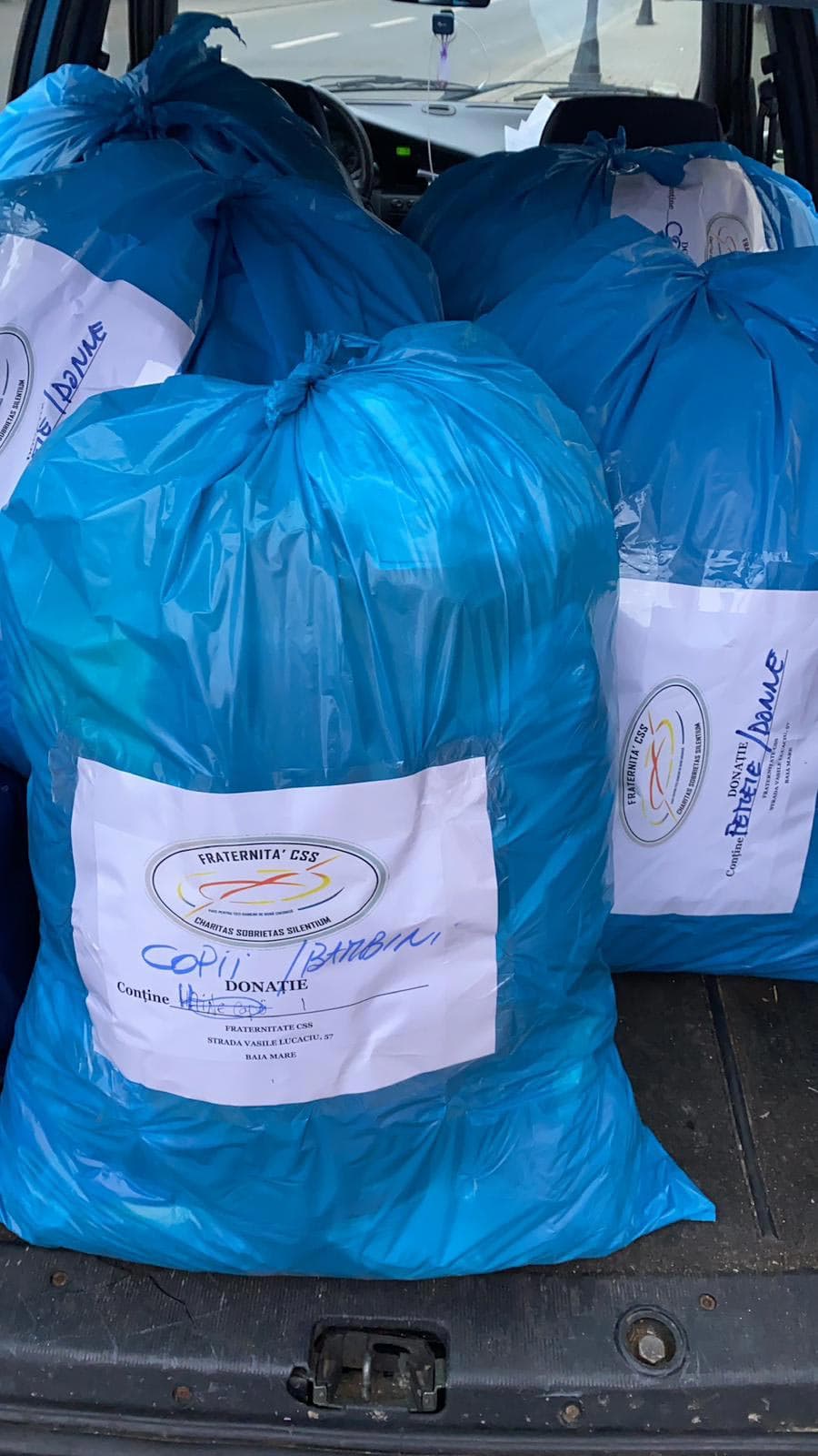 Ajută-ne să-i ajutăm! — Galerie 4