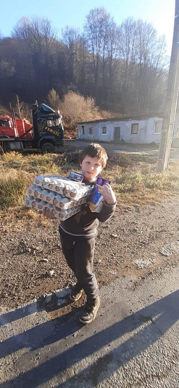 Ajută-ne să-i ajutăm! — Galerie 13