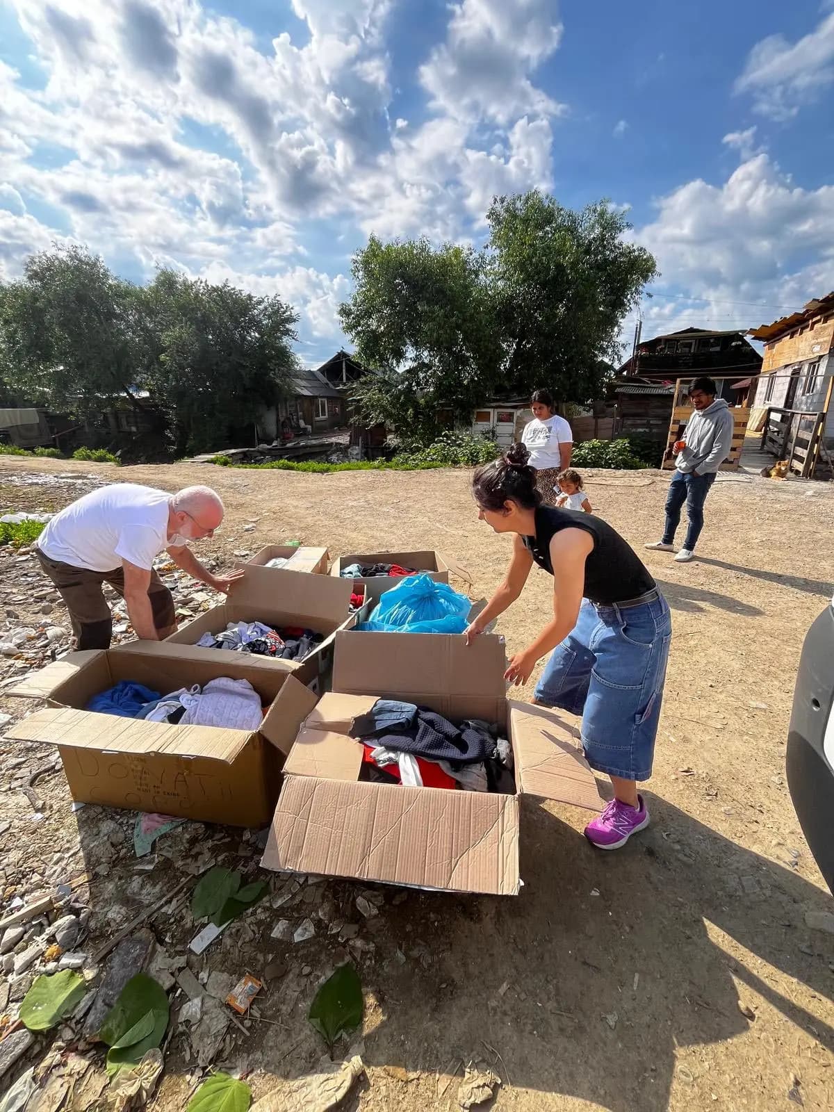 Donazione di vestiti a Craica, Baia Mare — Galleria 10
