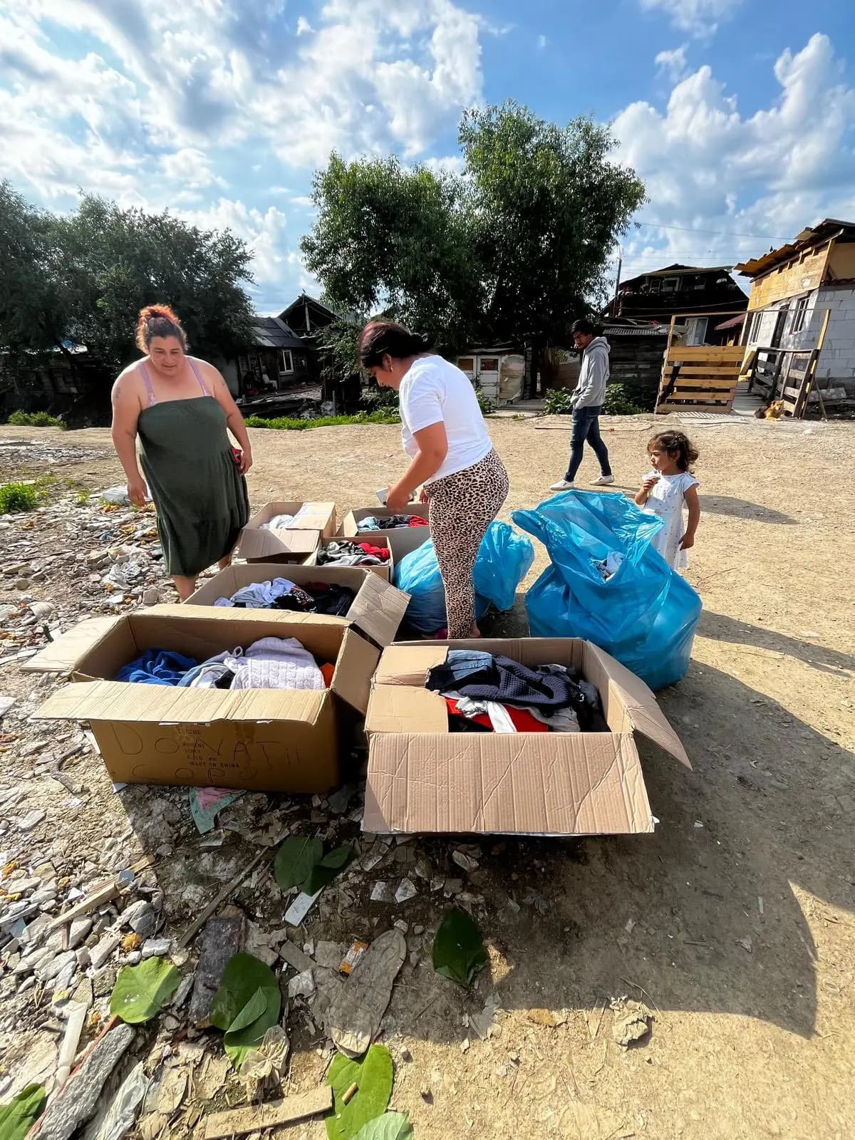 Donazione di vestiti a Craica, Baia Mare — Galleria 11