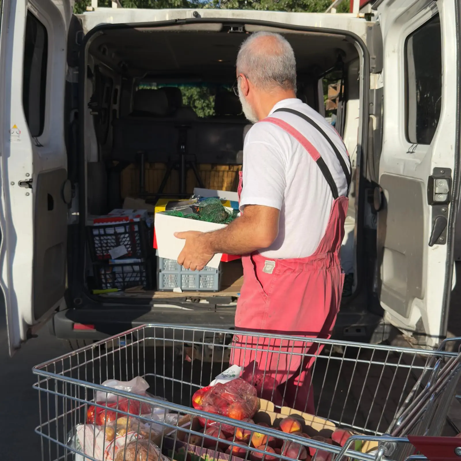 A Heartfelt Social Action at the Charity Shop in Baia Mare — Gallery 9