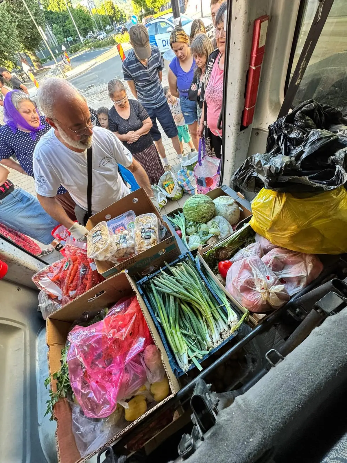 A Heartfelt Social Action at the Charity Shop in Baia Mare — Gallery 13
